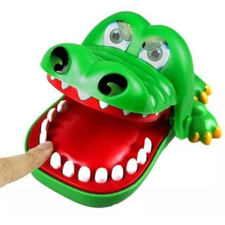 Crocodilo Morde Dedo